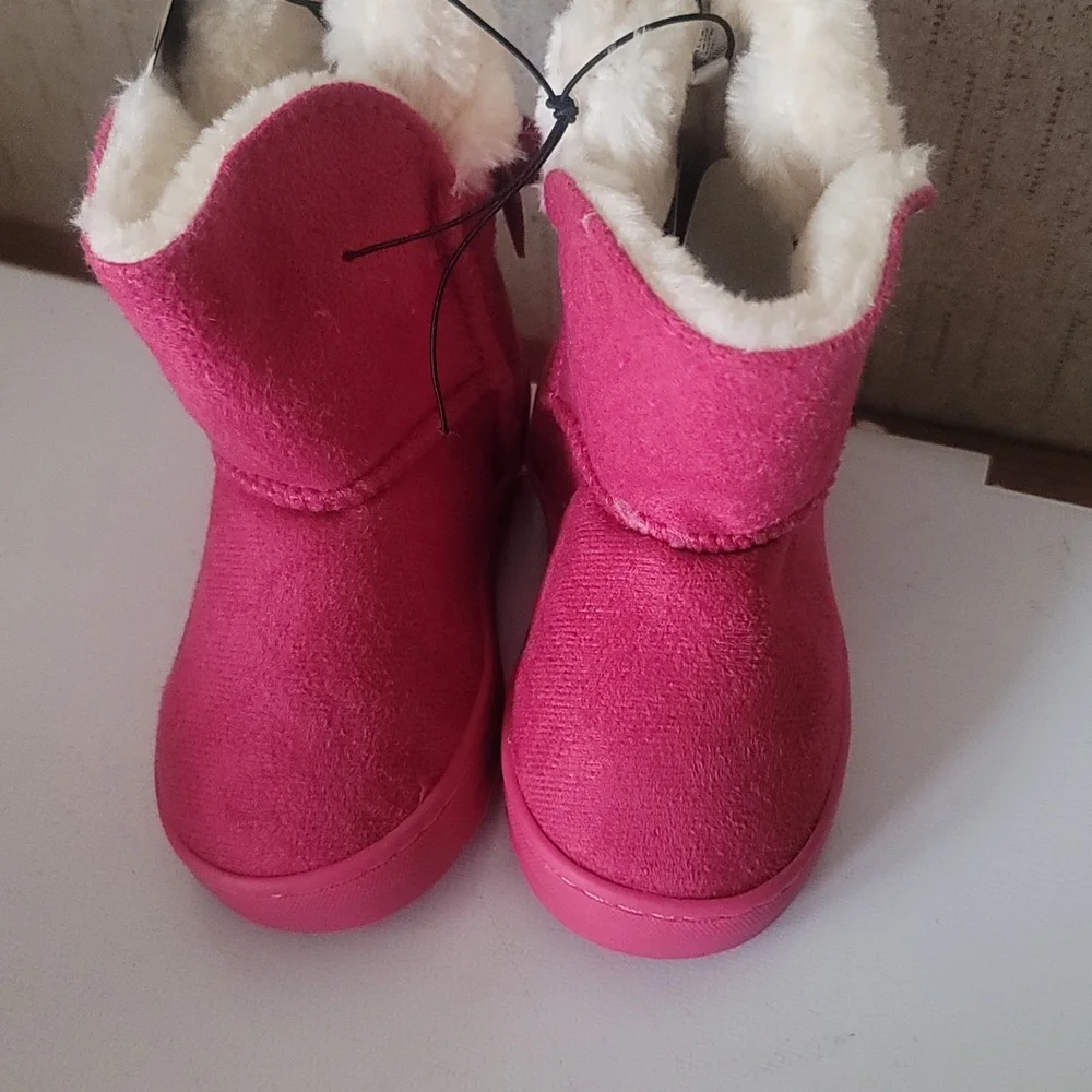 BEBE GIRLS BRIGHT PINK FAUX FUR BOOTS: NWT: TODDLER 7